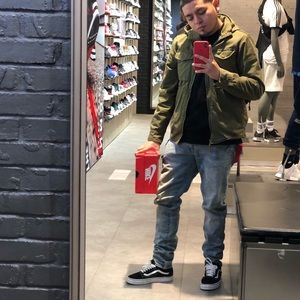 Meet your Posher, Johnny